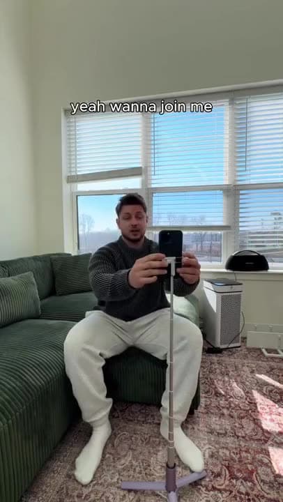 Are you filming a video? Yeah, wanna join me?